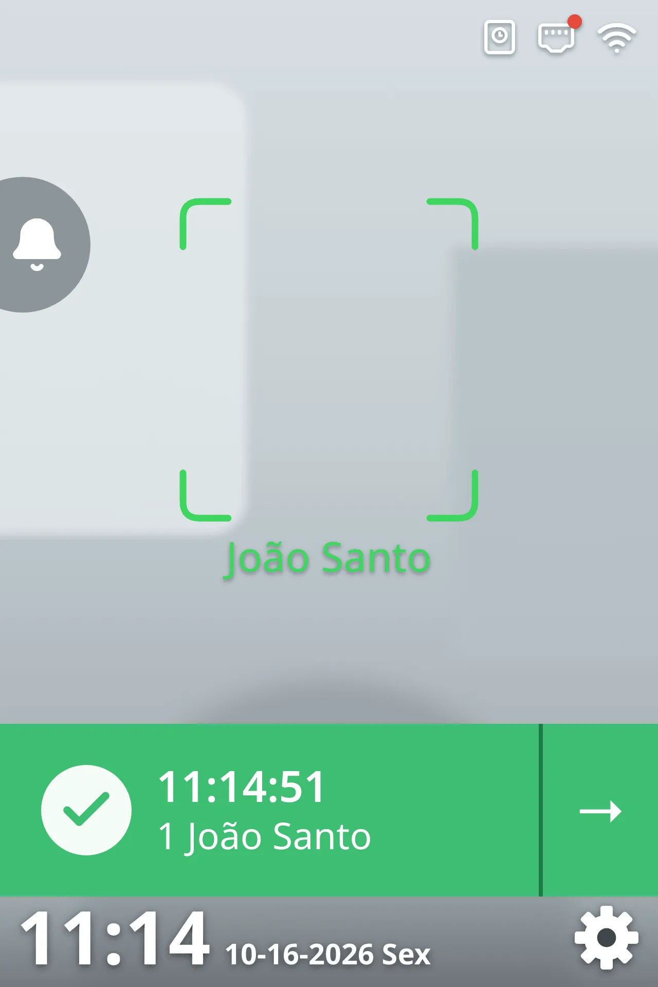 Faixa verde de picagem com hora, ID e nome